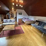 Cozzy Apartment In Nature