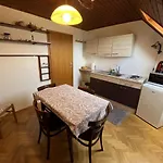 Cozzy Apartment In Nature